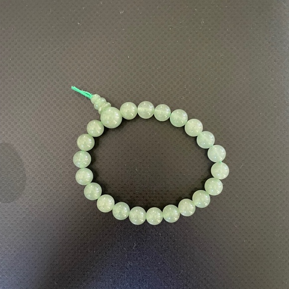 Vintage Jewelry - 1970s Jade Jadeite Bead Bracelet